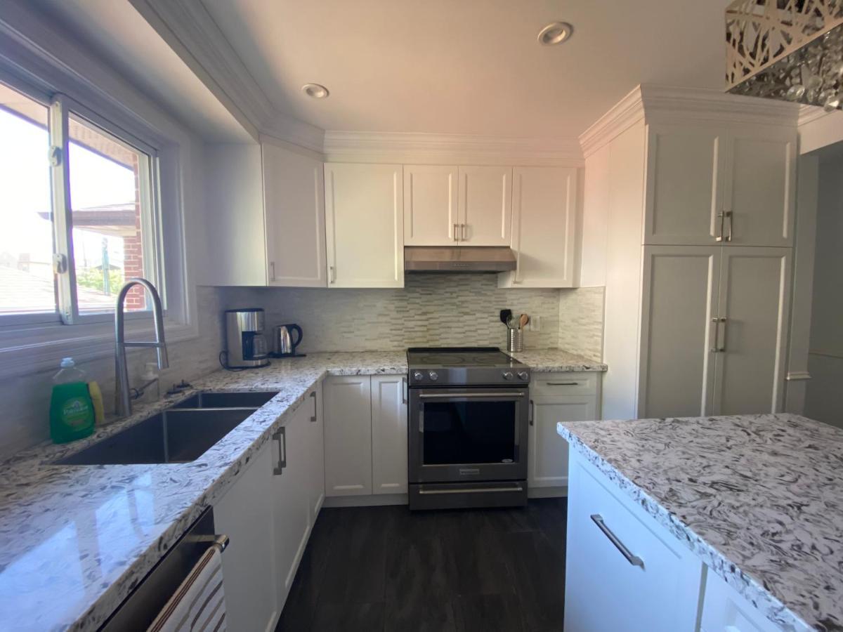 Yonge And Finch Subway !L Spacious & Bright Private Bedroom With Shared Amenties Toronto Esterno foto