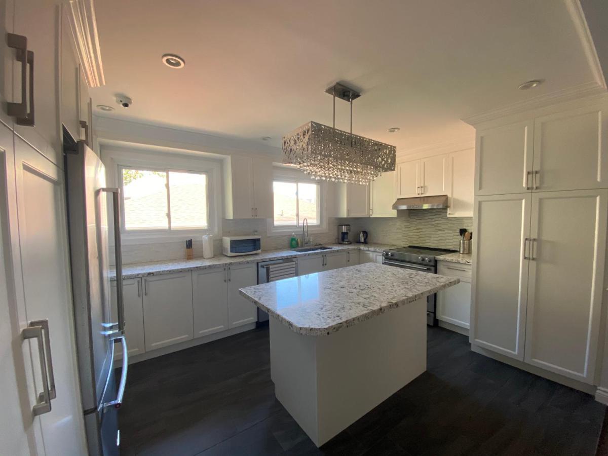 Yonge And Finch Subway !L Spacious & Bright Private Bedroom With Shared Amenties Toronto Esterno foto